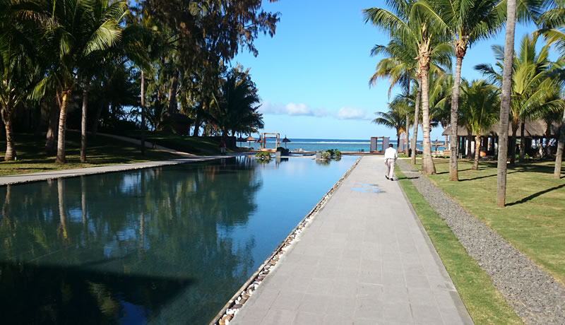 Outrigger Walk