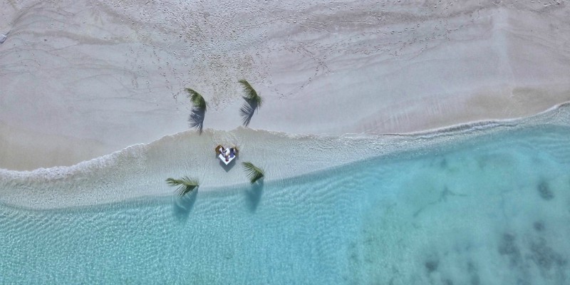 Beach at Angsana Ihuru with Tropical Warehouse