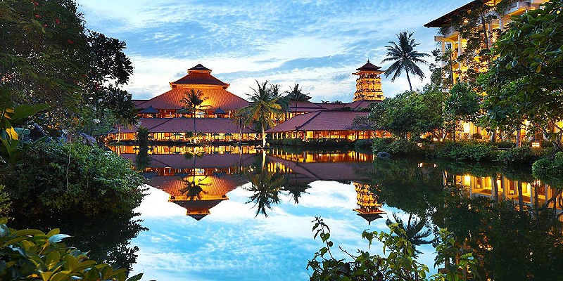 Ayodya Resort Bali in the evening