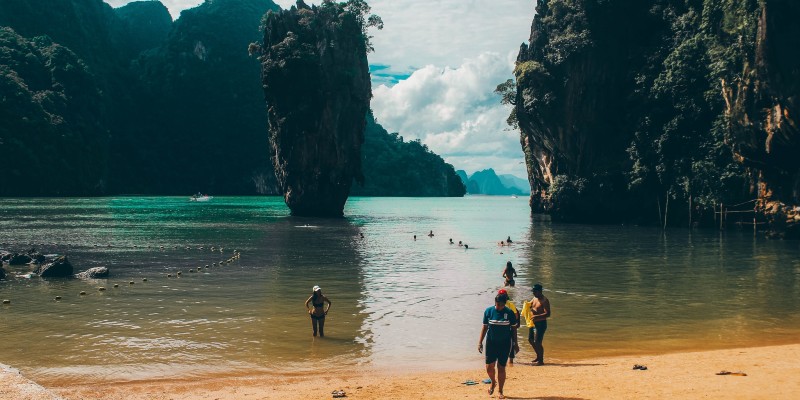 People relaxing at James Bond Bay in the Phi Phi Islands