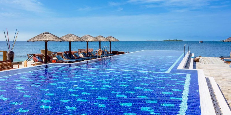 Ocean-facing infinity pool