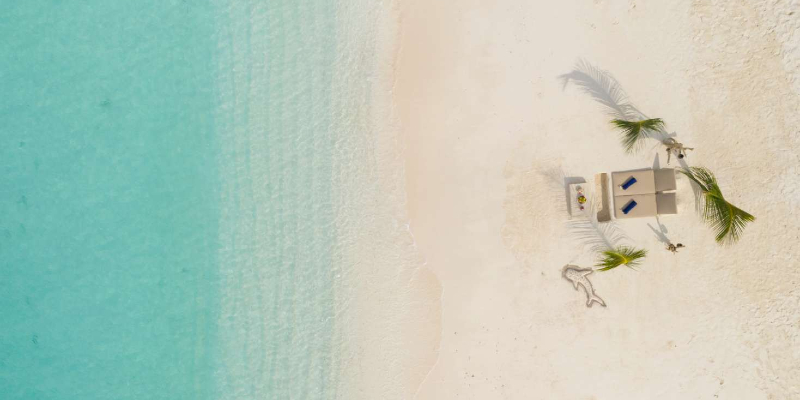 White sand Maldives beach