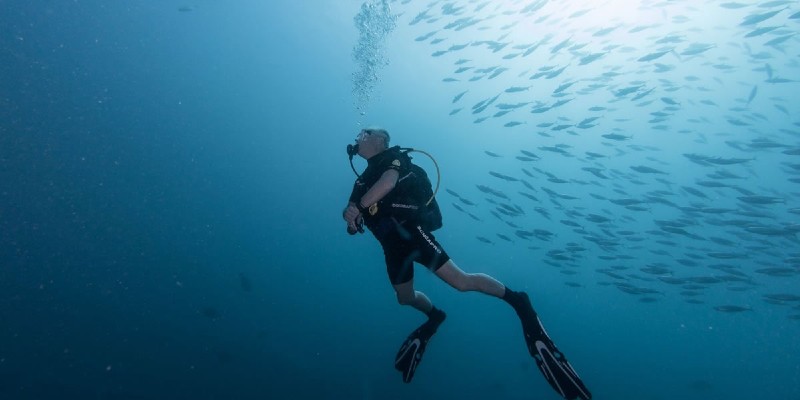 Man scuba diving in Mauritius
